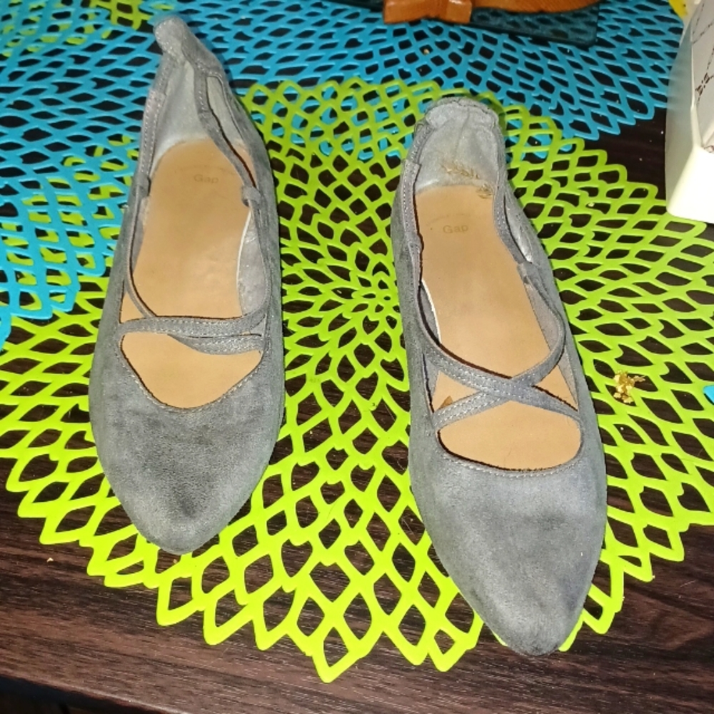 GAP grey suede high back ballerina flats